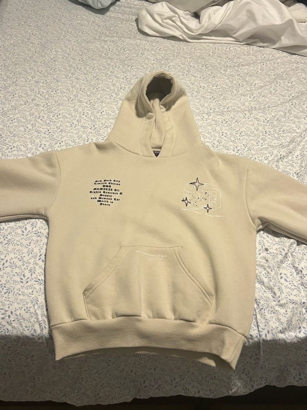 Kids Cream Hoodie Sweatshirt with Star Graphic